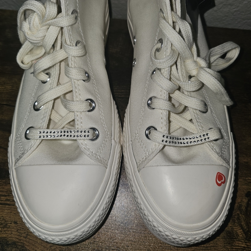 Converse All Star White High-Top Sneakers Hearts - Picture 13 of 14